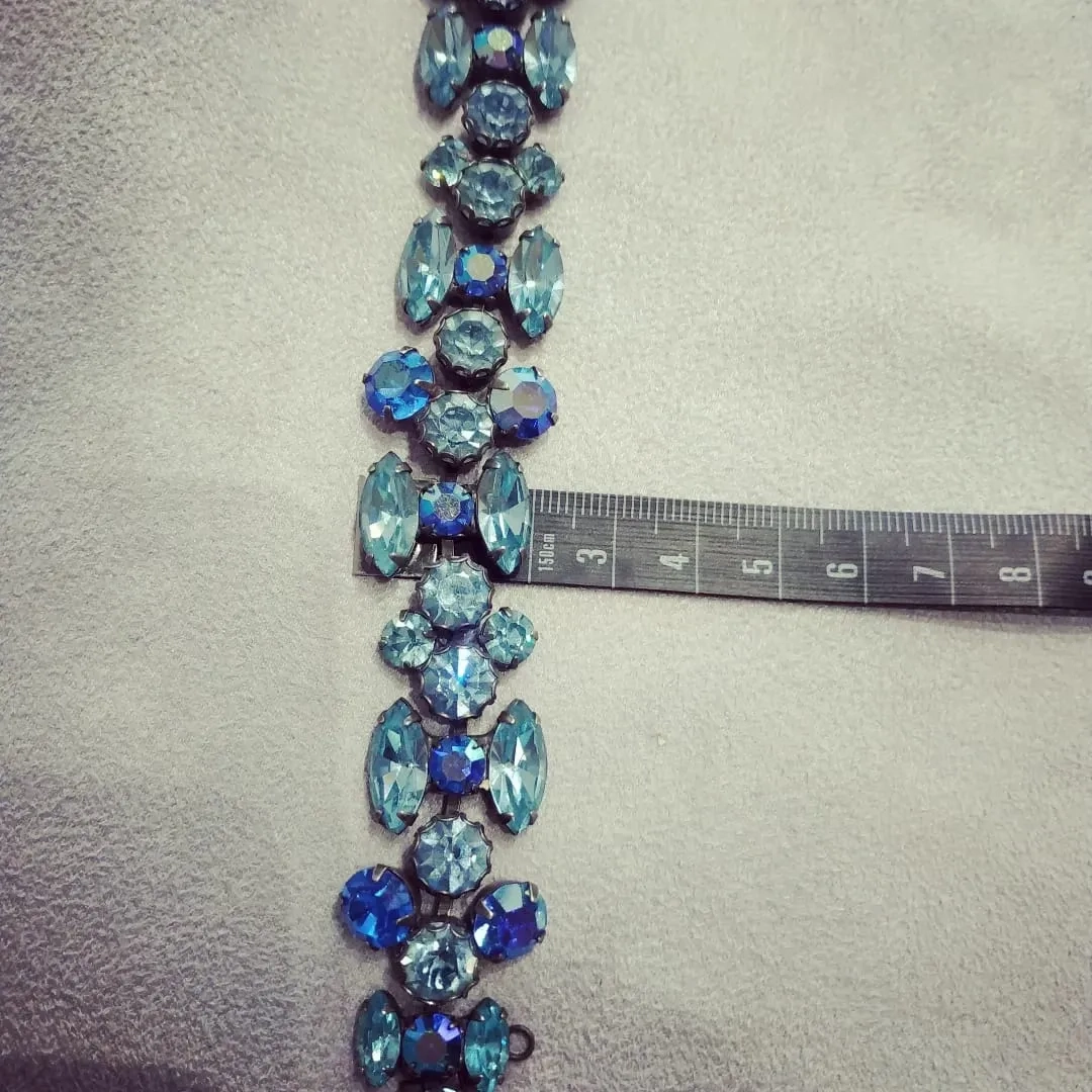 Regency Bracelet in icy blue