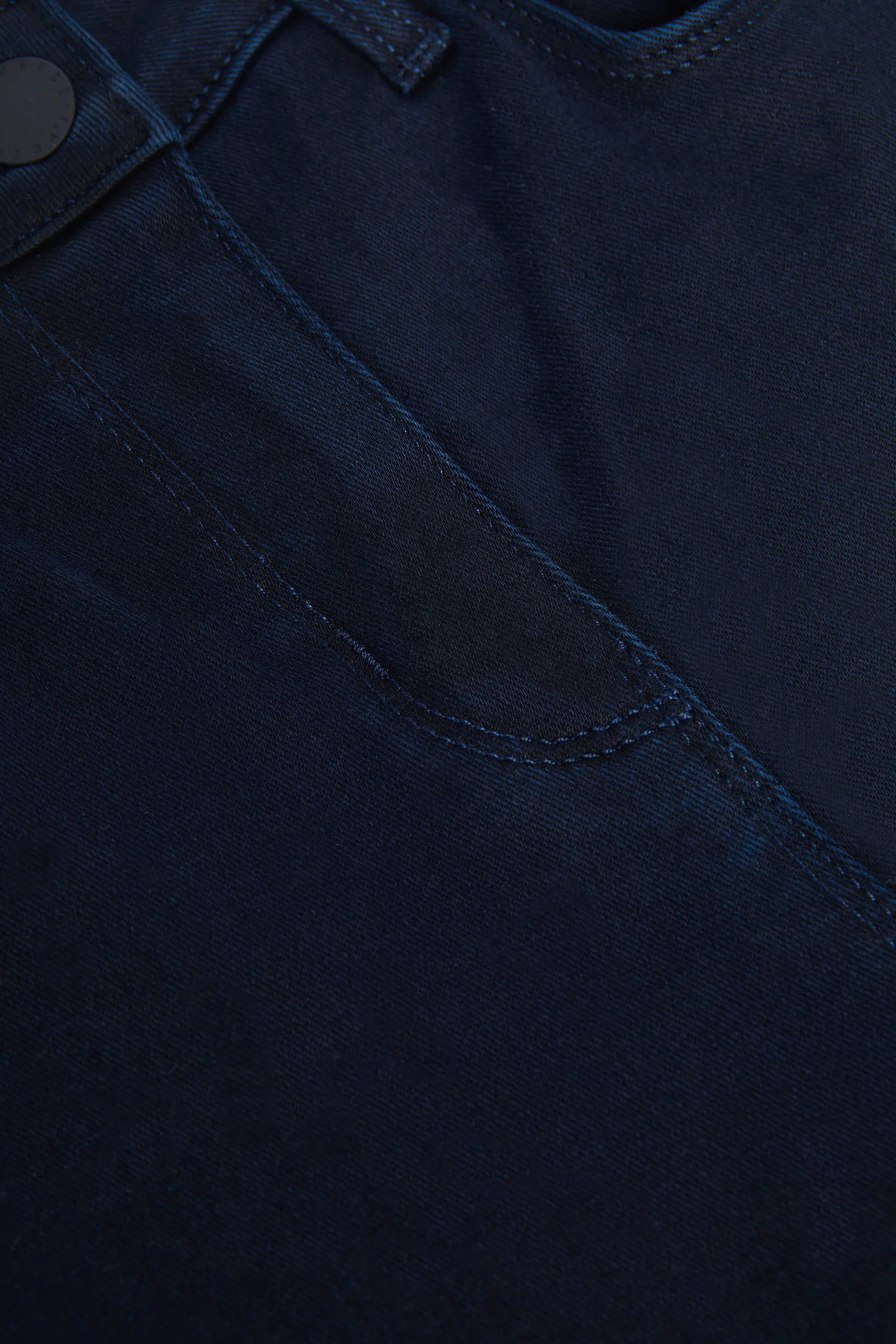 Ruth Gerade-Schnitt Jeans