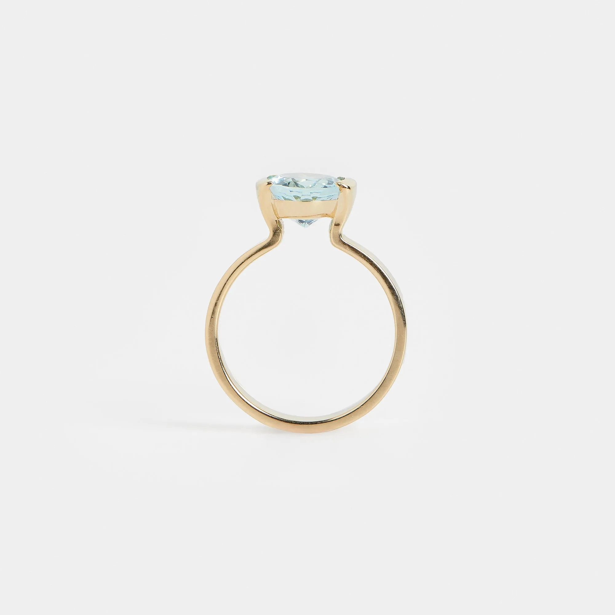 Silvi Ring with Aquamarine in Gold