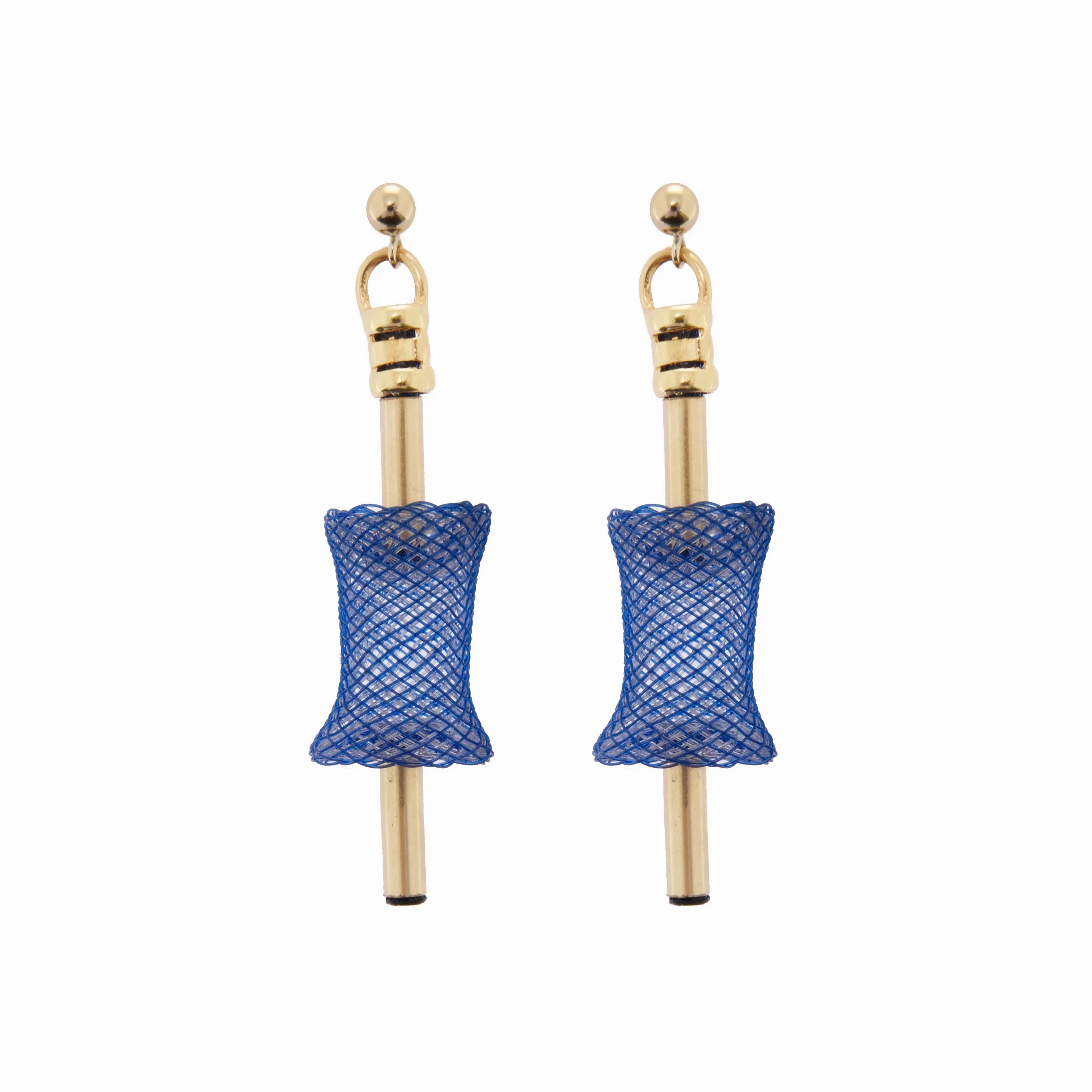 Single Turtle Roll earrings