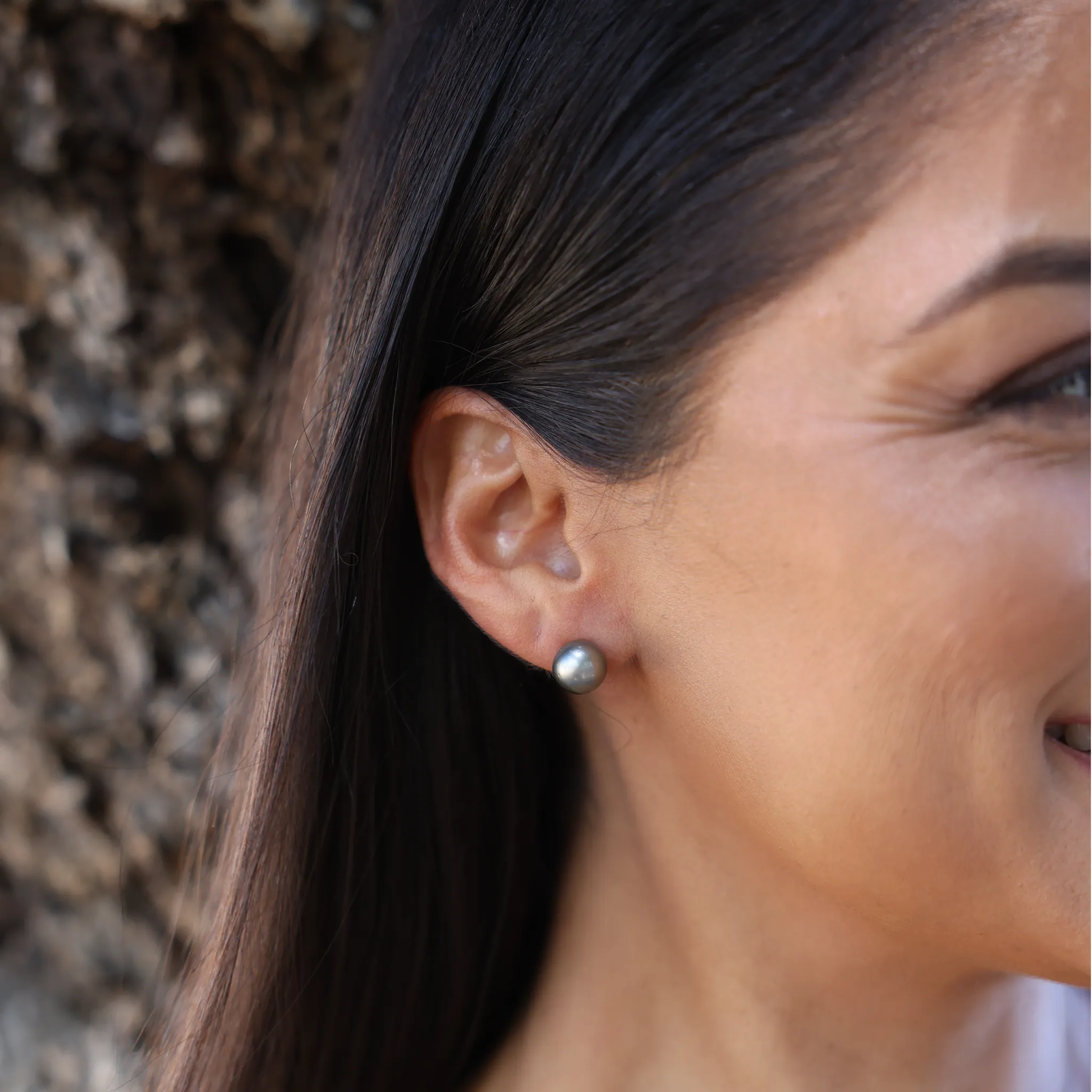 Tahitian Black Pearl Earrings in Gold - 9-10mm