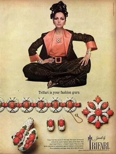 Trifari L??Orient Collection Green Carnelian Vintage Bracelet