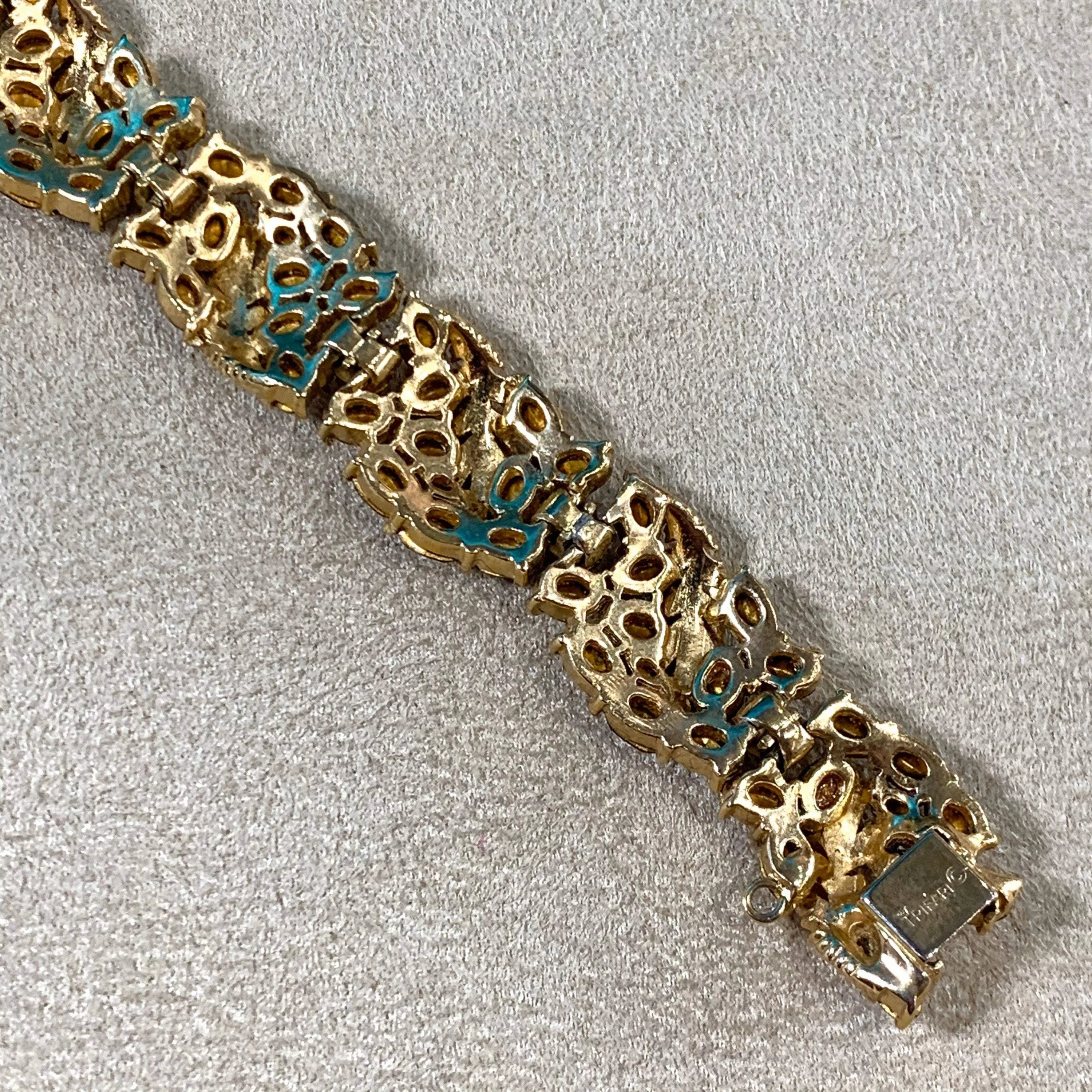 Trifari purple crystal vintage bracelet gold plated