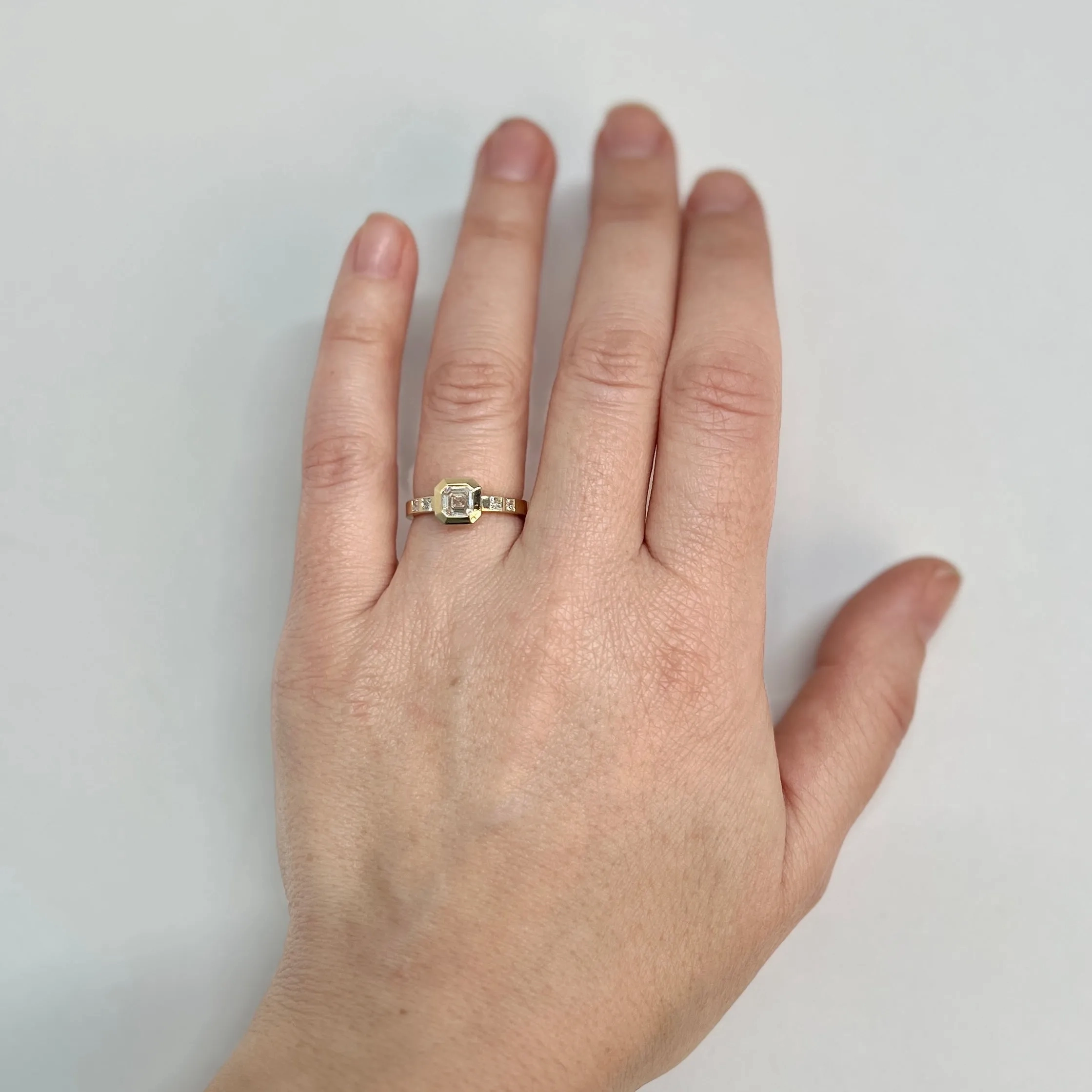 Velta Ring with 0.75ct Lab-grown Diamond in Gold