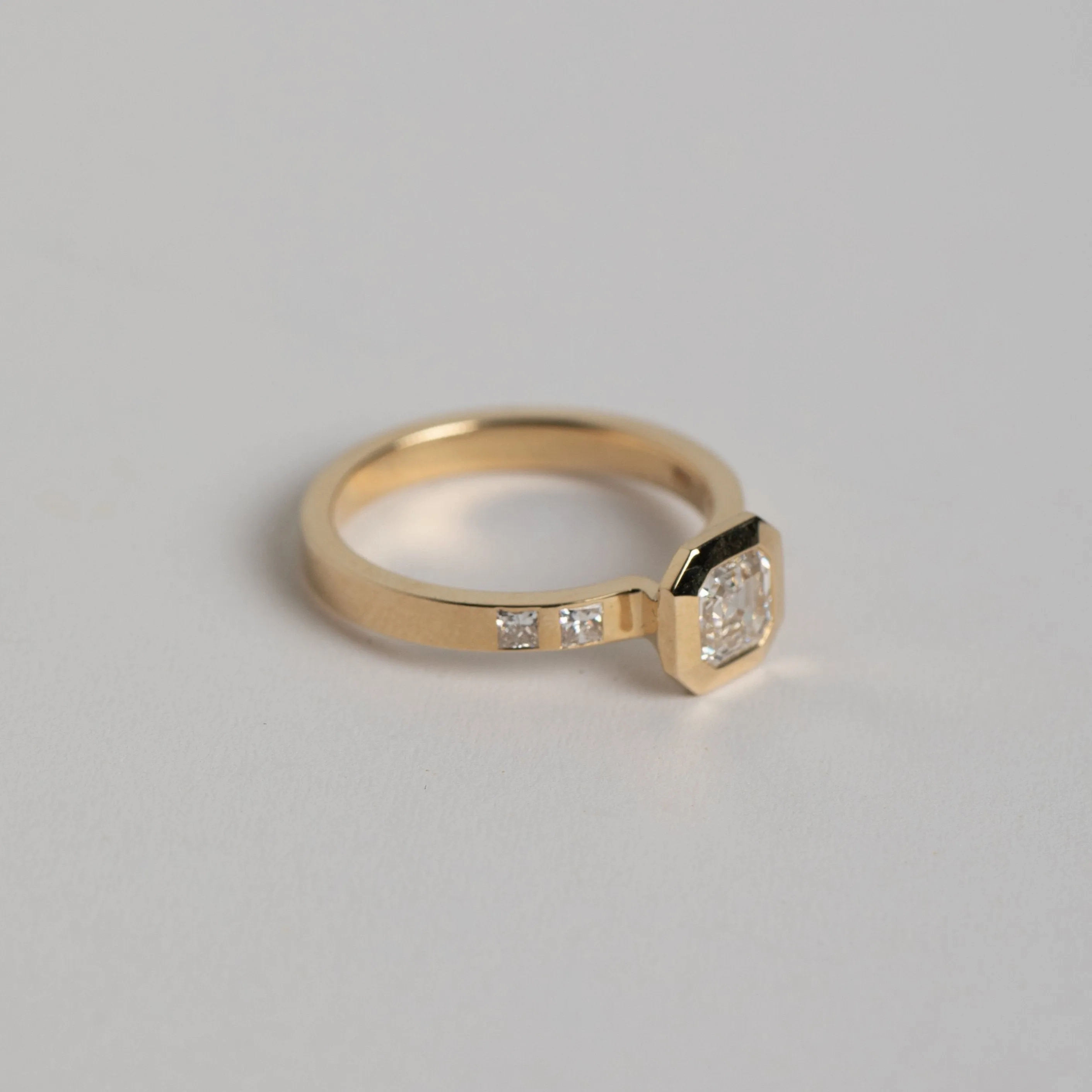 Velta Ring with 0.75ct Lab-grown Diamond in Gold
