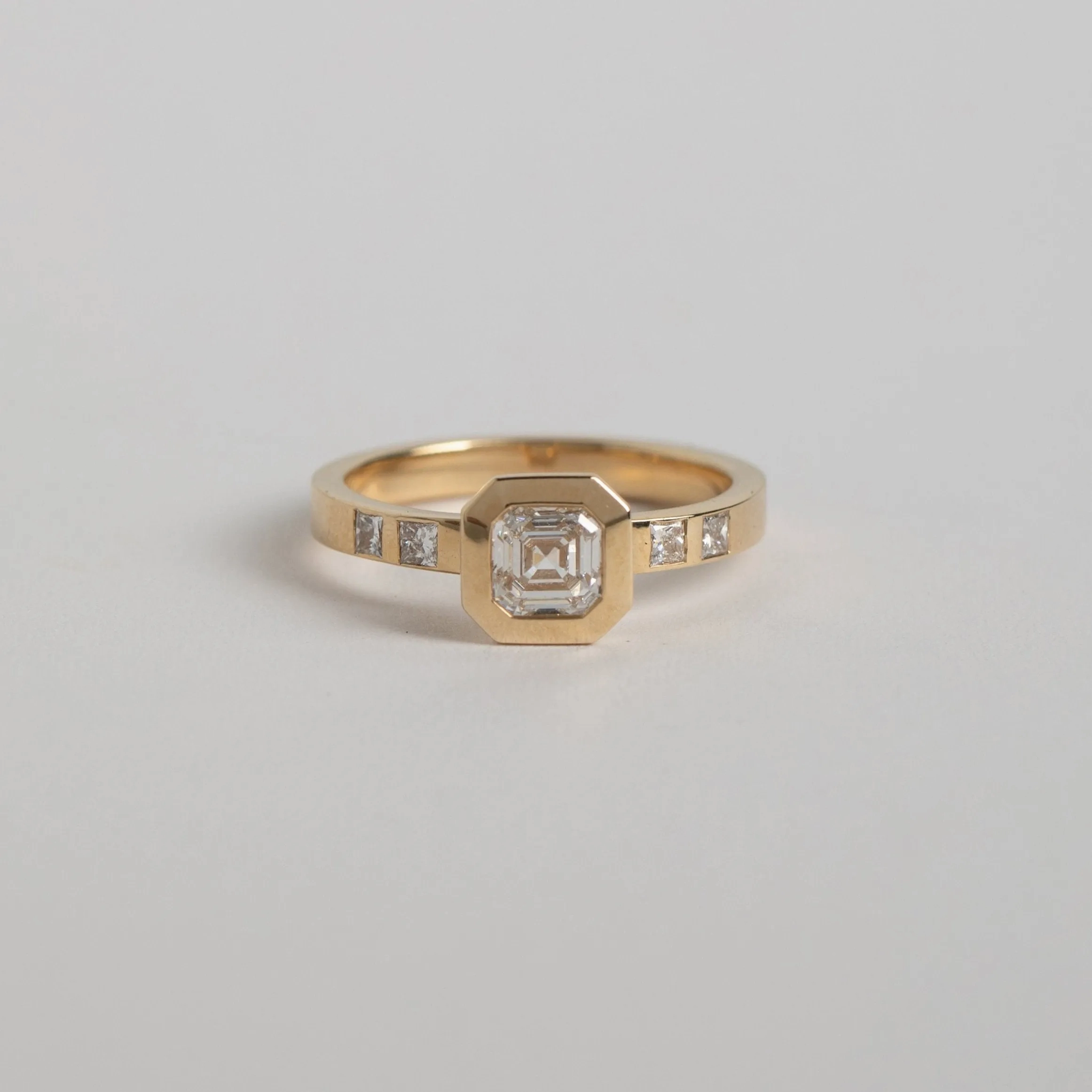 Velta Ring with 0.75ct Lab-grown Diamond in Gold
