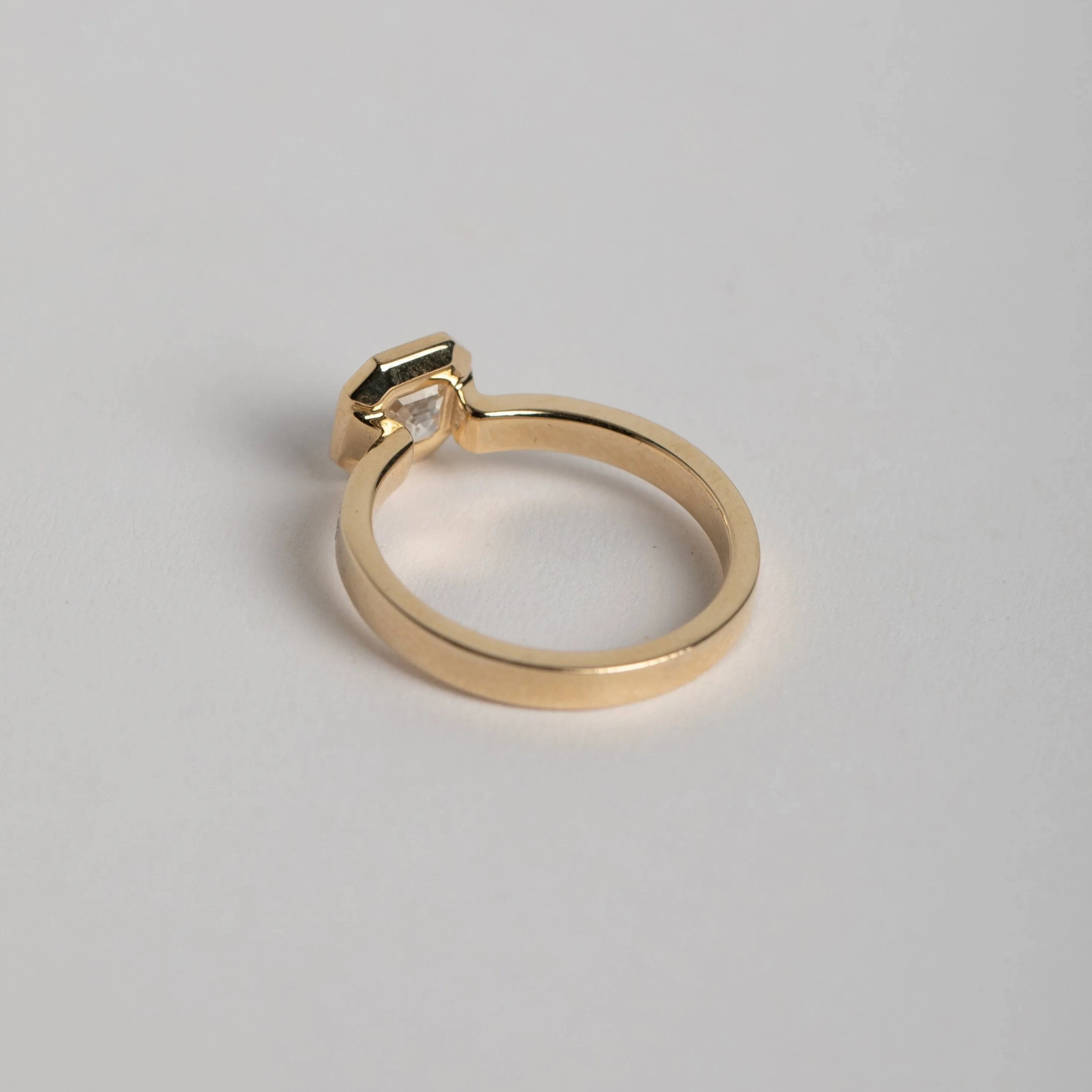 Velta Ring with 0.75ct Lab-grown Diamond in Gold
