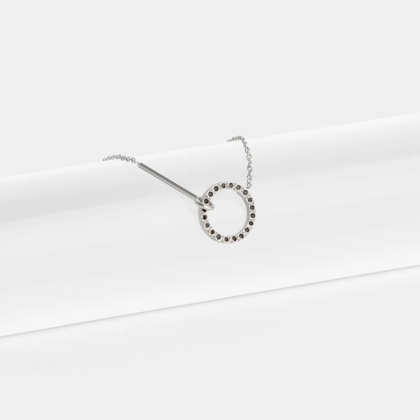Visata Necklace with Diamonds