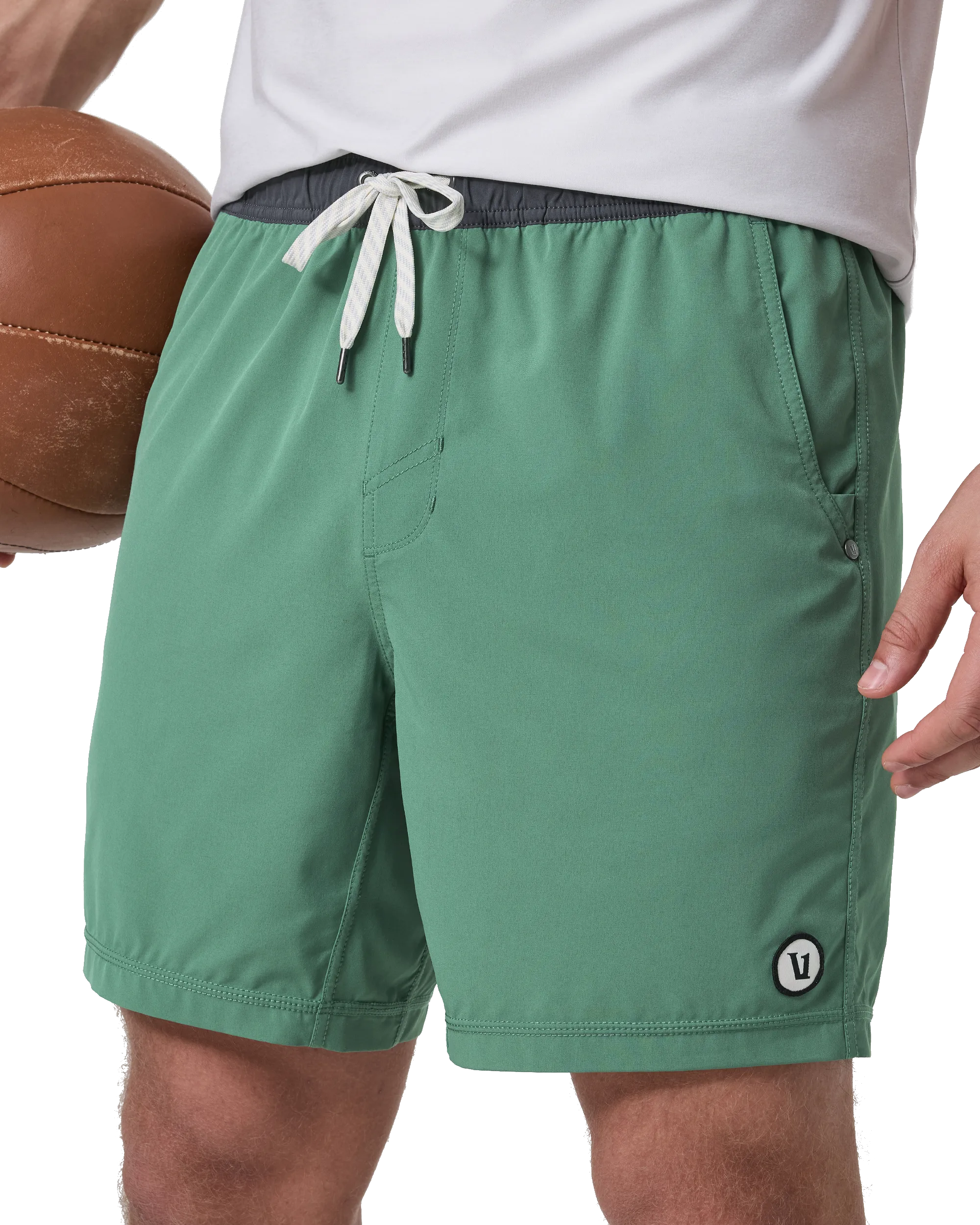 Vuori Clothing Kore Volley Shorts in Hecke Grün