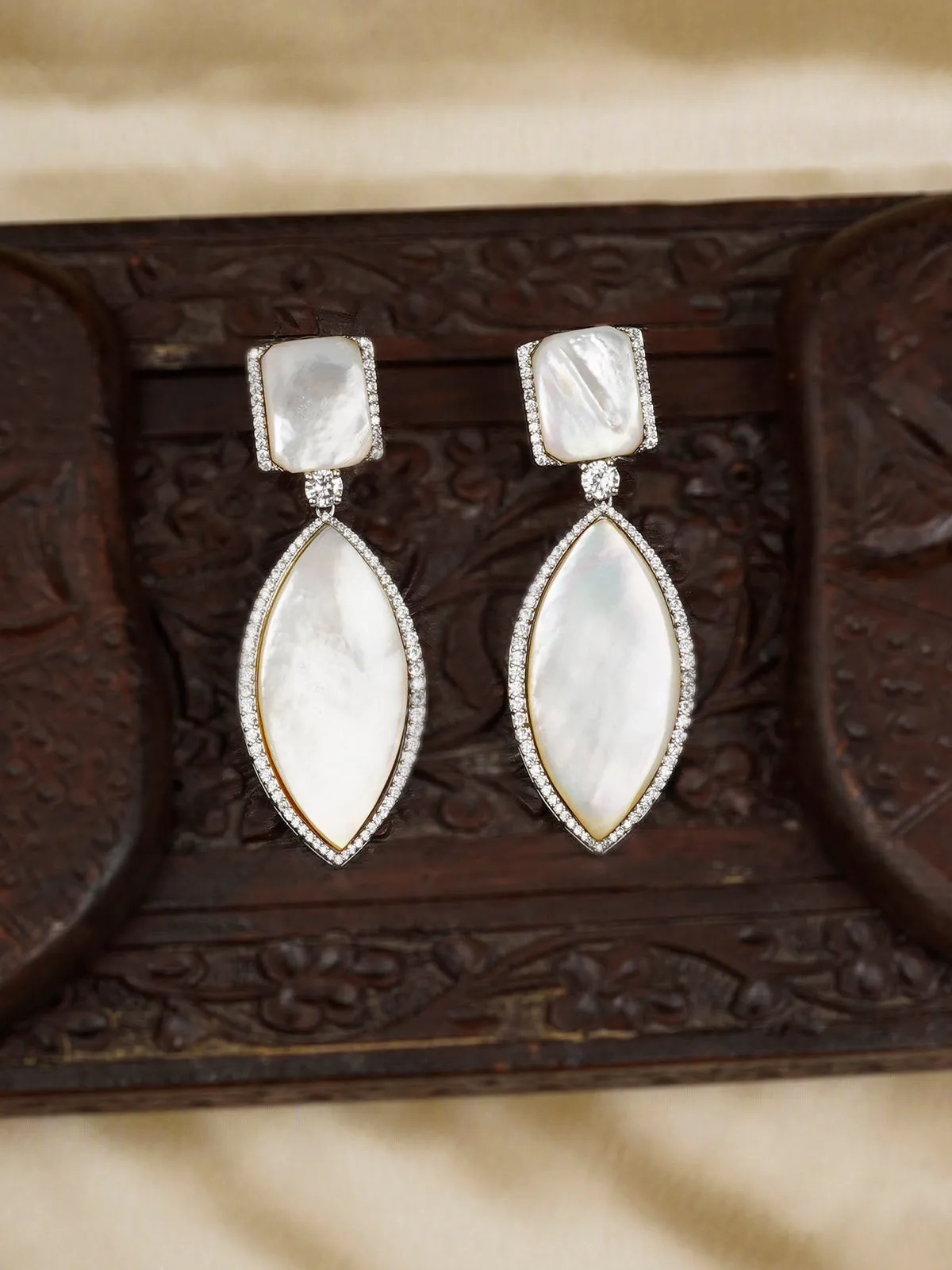White Color Silver Plated Contemporary Earrings - CC-EAR11